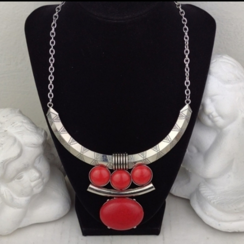Red Feathered Stone Crafted Silver-Tone Cleopatra Vibe Statement Necklace